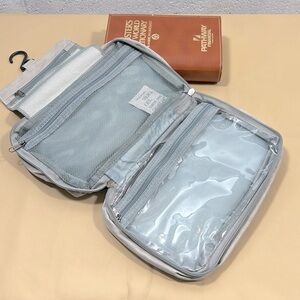 NWOT Grey travel cosmetic bag​​​​​​​​